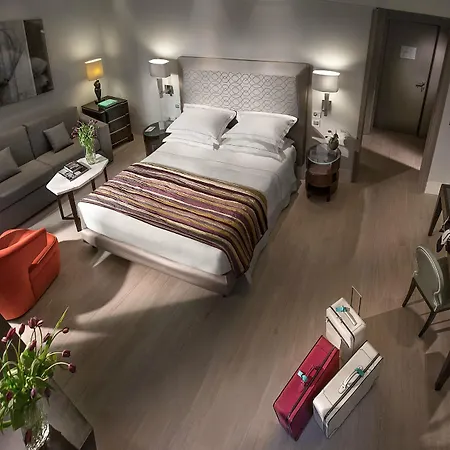 Cavour Hotell 4*