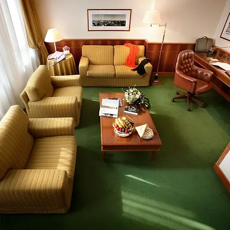 Hotel Cavour 4*