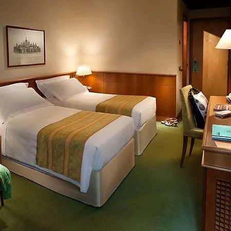 Cavour 4* Mailand