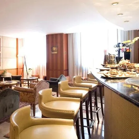 Cavour 4* מילאנו