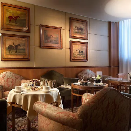 Hotel Cavour 4*