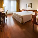 Cavour 4*